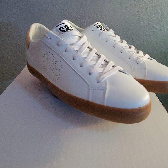 SAM and LIBBY Women's Addie Sneakers - Picture 8 of 10